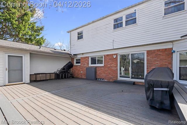 6540 Alderley Way, West Bloomfield, MI 48322