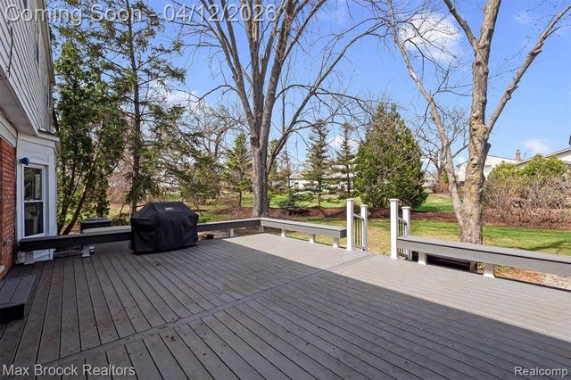 6540 Alderley Way, West Bloomfield, MI 48322