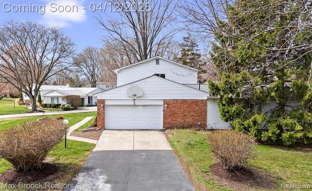 6540 Alderley Way, West Bloomfield, MI 48322