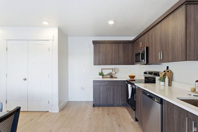 1621 N ANGEL ST, Layton, UT 84041