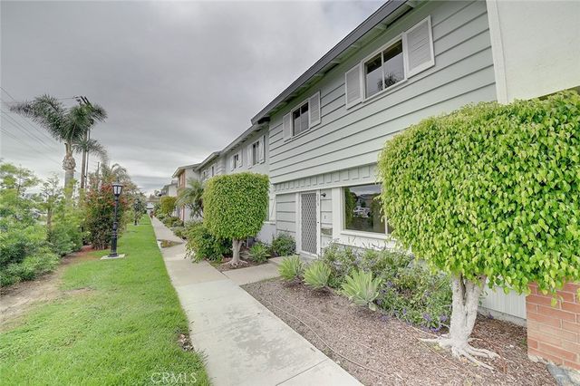9579 Adams Avenue, Huntington Beach, CA 92646