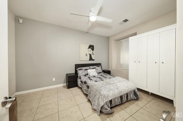 12209 Lincolnshire Drive, Bakersfield, CA 93311