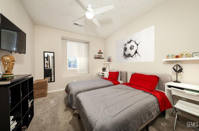 12209 Lincolnshire Drive, Bakersfield, CA 93311