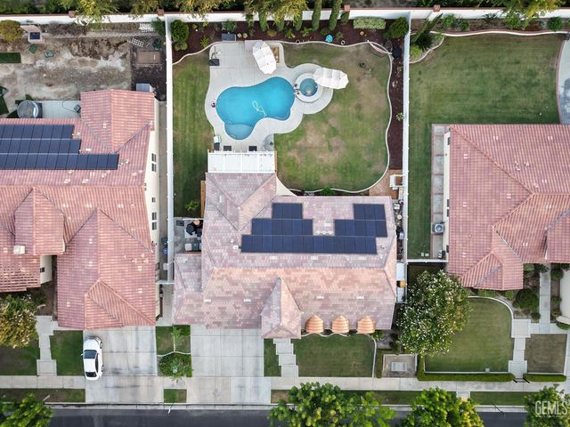 12209 Lincolnshire Drive, Bakersfield, CA 93311
