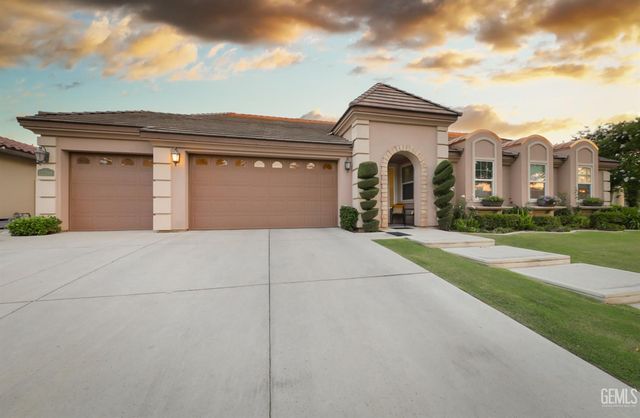 12209 Lincolnshire Drive, Bakersfield, CA 93311