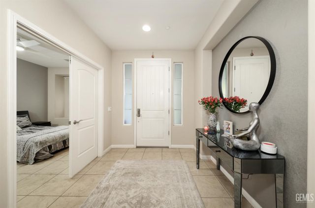 12209 Lincolnshire Drive, Bakersfield, CA 93311