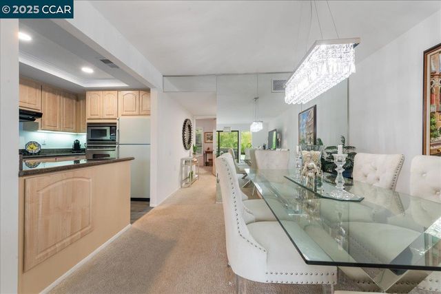 1317 Canyonwood Ct 4, Walnut Creek, CA 94595