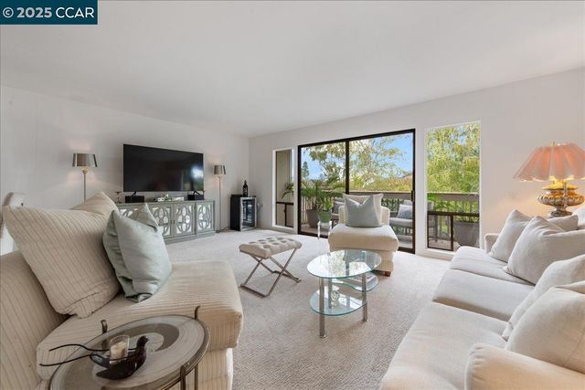 1317 Canyonwood Ct 4, Walnut Creek, CA 94595