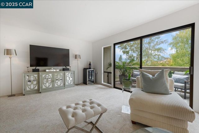 1317 Canyonwood Ct 4, Walnut Creek, CA 94595