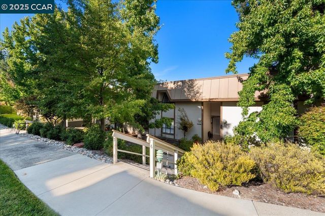 1317 Canyonwood Ct 4, Walnut Creek, CA 94595