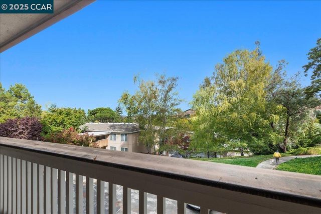 1317 Canyonwood Ct 4, Walnut Creek, CA 94595