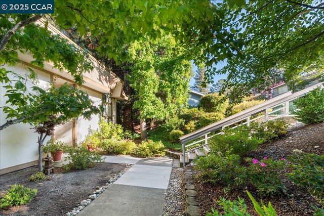 1317 Canyonwood Ct 4, Walnut Creek, CA 94595