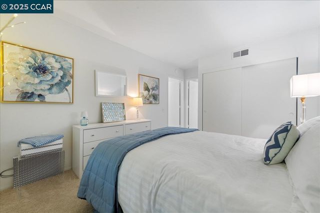 1317 Canyonwood Ct 4, Walnut Creek, CA 94595