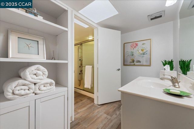 1317 Canyonwood Ct 4, Walnut Creek, CA 94595