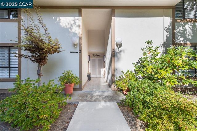 1317 Canyonwood Ct 4, Walnut Creek, CA 94595