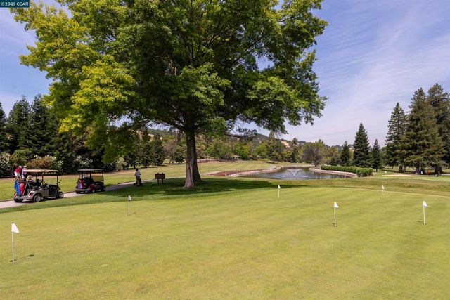 1317 Canyonwood Ct 4, Walnut Creek, CA 94595