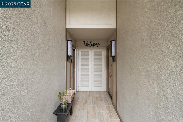 1317 Canyonwood Ct 4, Walnut Creek, CA 94595