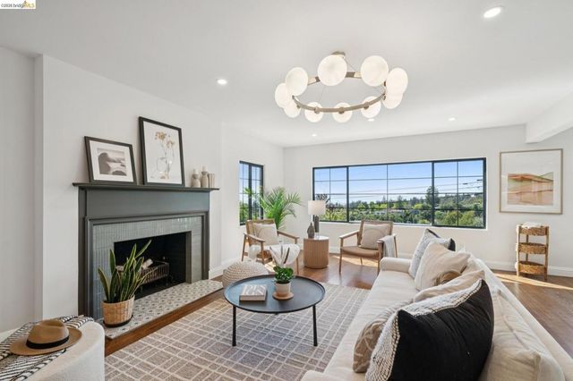 2309 Leimert Blvd, Oakland, CA 94602
