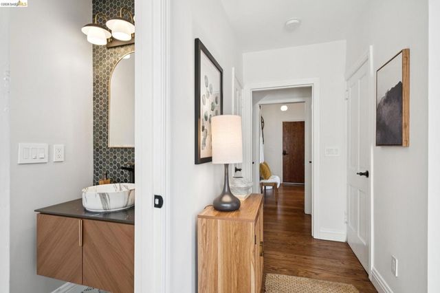 2309 Leimert Blvd, Oakland, CA 94602