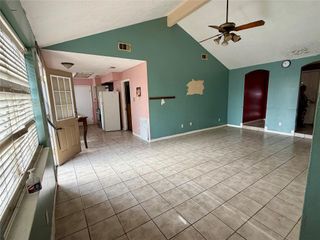 919 Grand Oaks Drive, Houston, TX 77015