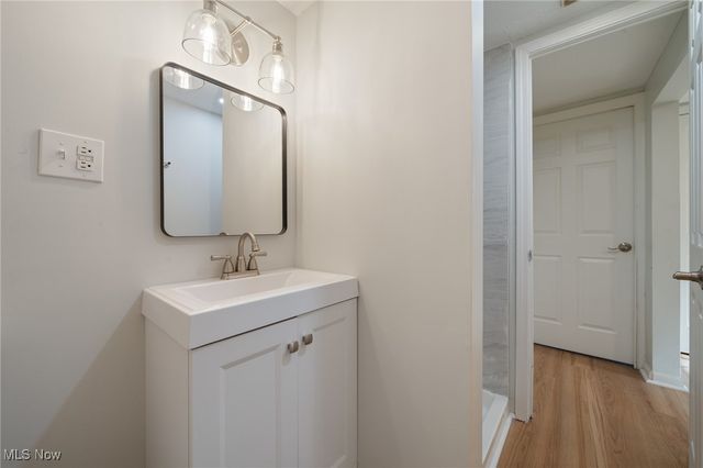 6677 Ridge Plaza Drive, North Ridgeville, OH 44039