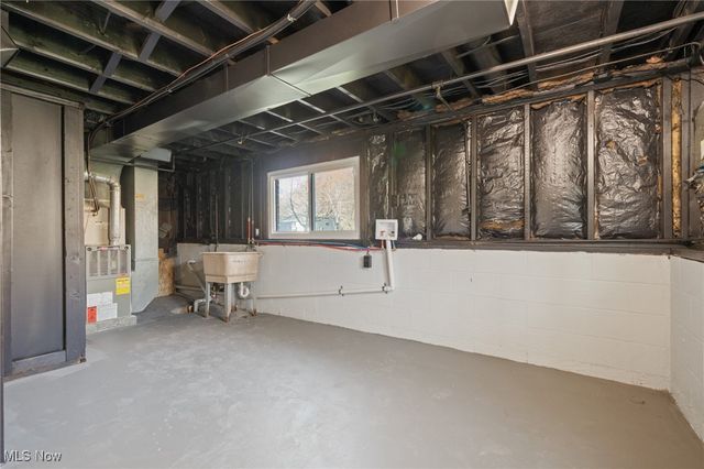 6677 Ridge Plaza Drive, North Ridgeville, OH 44039