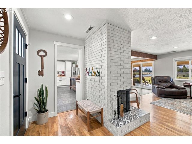 3626 Three Lakes Rd Se, Albany, OR 97322