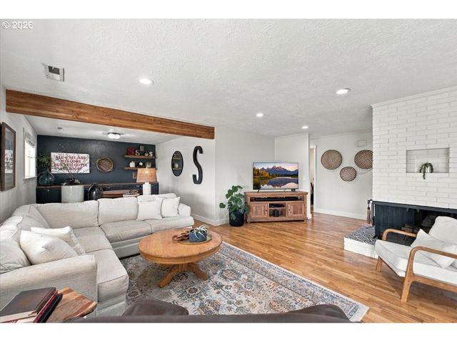 3626 Three Lakes Rd Se, Albany, OR 97322