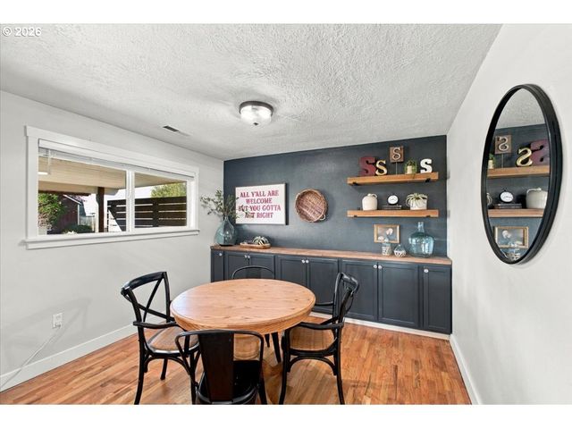 3626 Three Lakes Rd Se, Albany, OR 97322