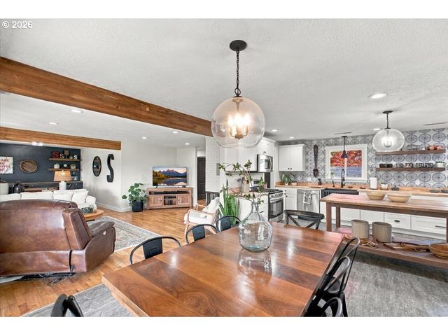 3626 Three Lakes Rd Se, Albany, OR 97322