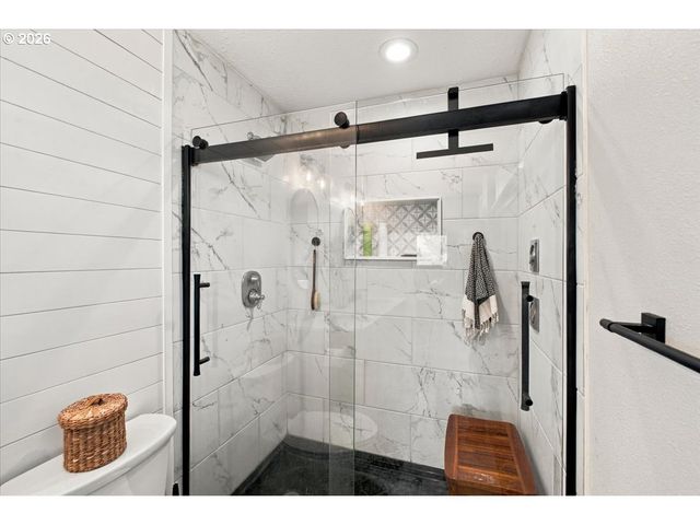 3626 Three Lakes Rd Se, Albany, OR 97322