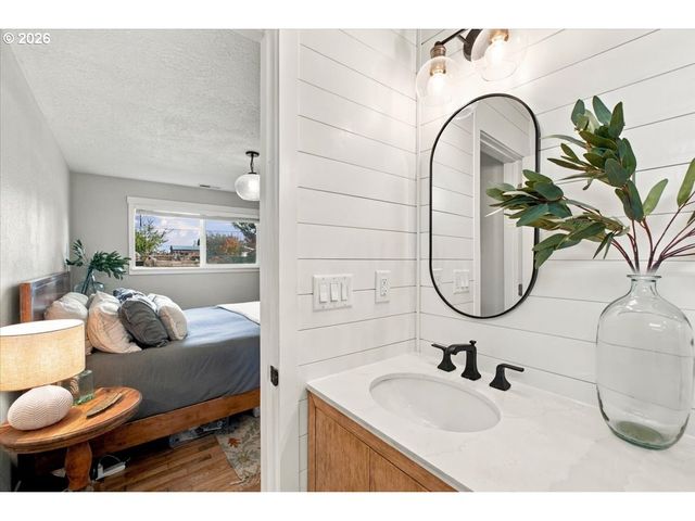 3626 Three Lakes Rd Se, Albany, OR 97322
