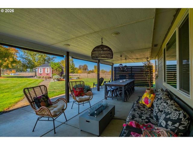 3626 Three Lakes Rd Se, Albany, OR 97322