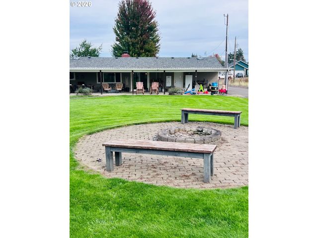 3626 Three Lakes Rd Se, Albany, OR 97322