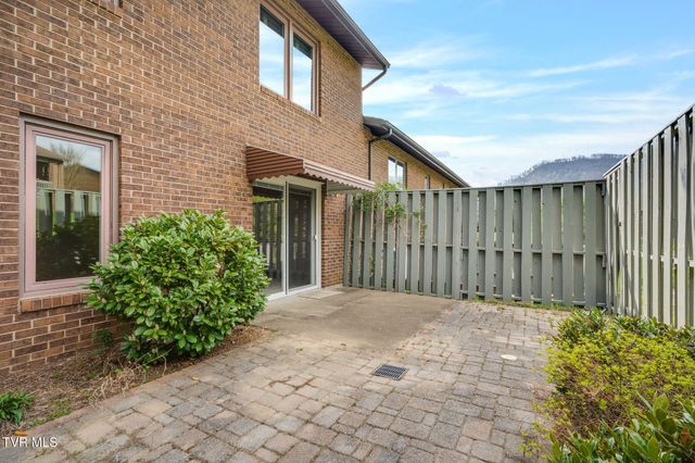 405 Manor Drive B, Kingsport, TN 37660