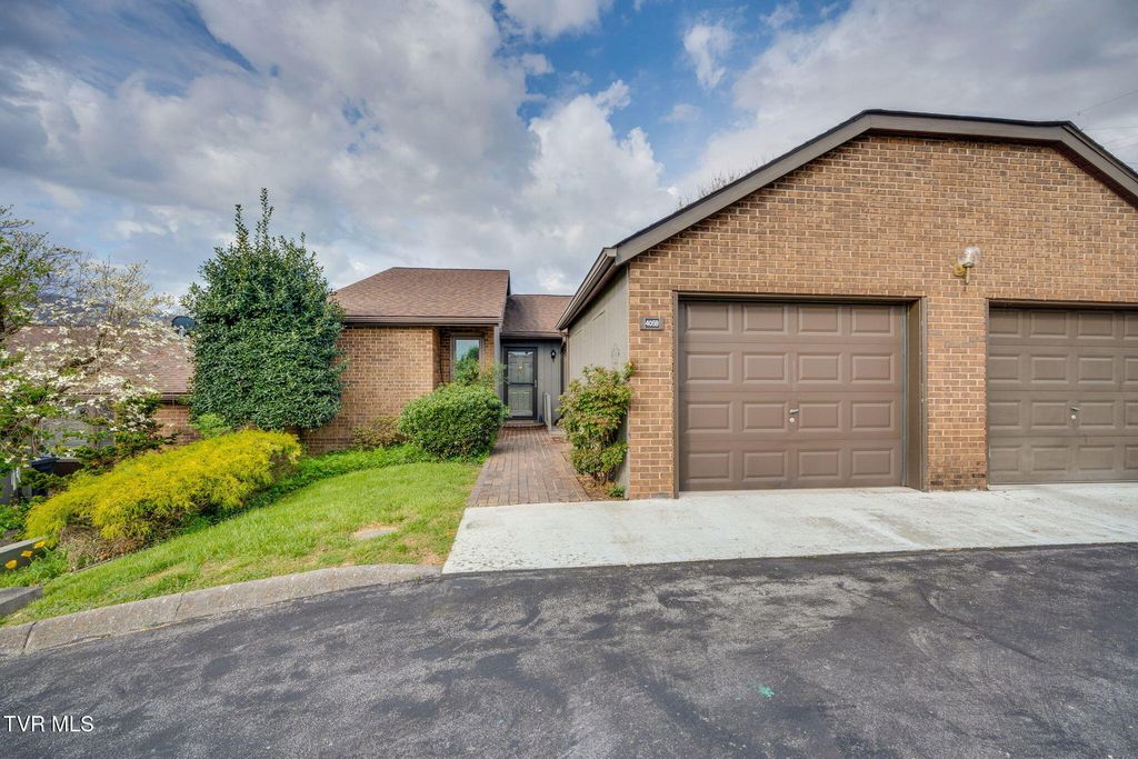 405 Manor Drive B, Kingsport, TN 37660