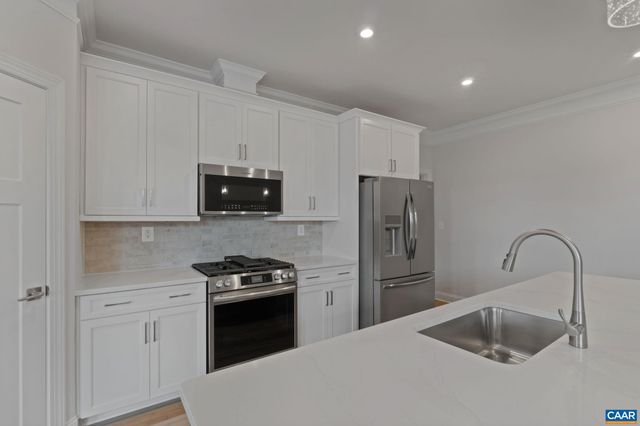 141 SPRINGDALE RD, Waynesboro, VA 22980