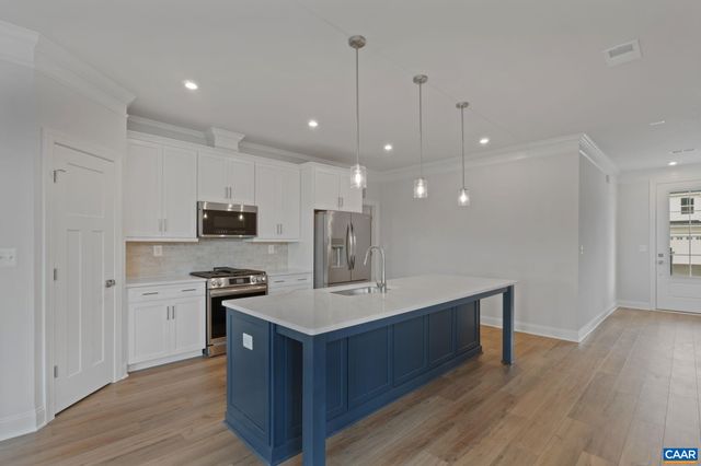 141 SPRINGDALE RD, Waynesboro, VA 22980