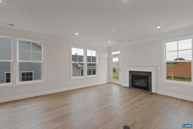 141 SPRINGDALE RD, Waynesboro, VA 22980