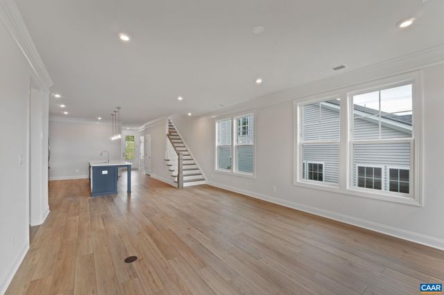 141 SPRINGDALE RD, Waynesboro, VA 22980