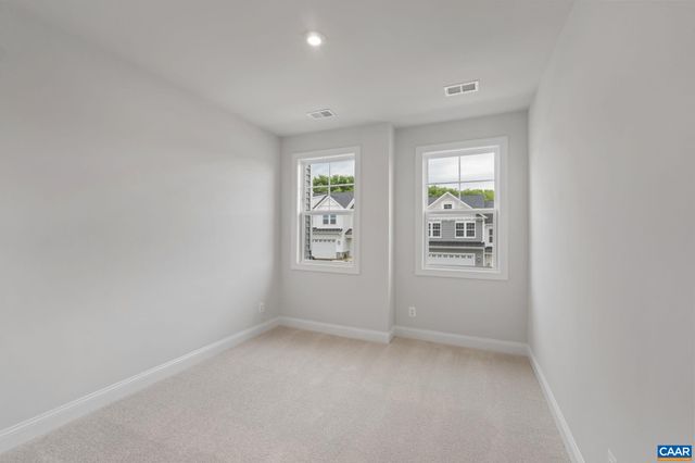 141 SPRINGDALE RD, Waynesboro, VA 22980