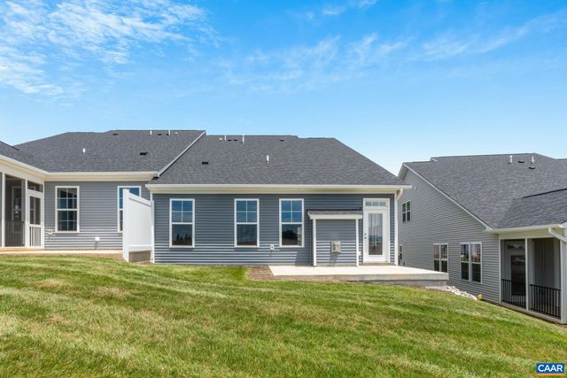 141 SPRINGDALE RD, Waynesboro, VA 22980