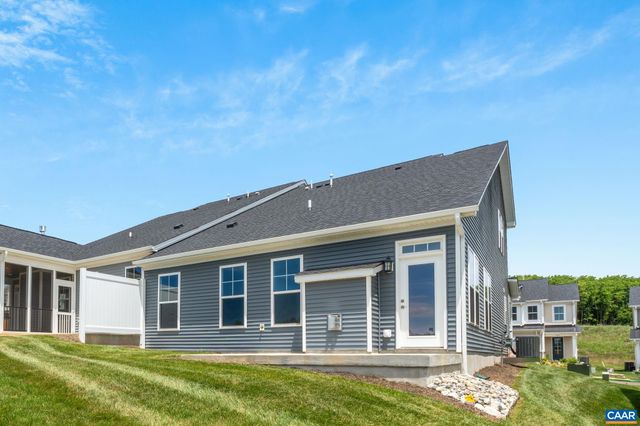 141 SPRINGDALE RD, Waynesboro, VA 22980