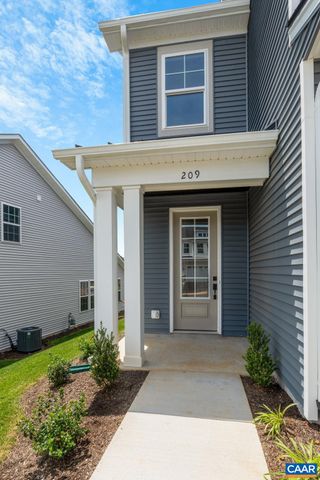 141 SPRINGDALE RD, Waynesboro, VA 22980