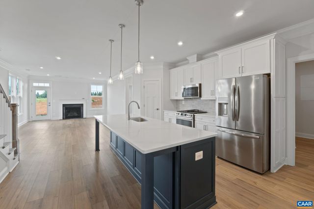 141 SPRINGDALE RD, Waynesboro, VA 22980