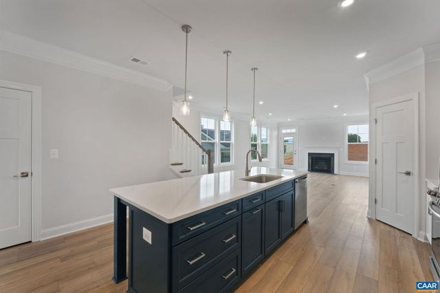 141 SPRINGDALE RD, Waynesboro, VA 22980