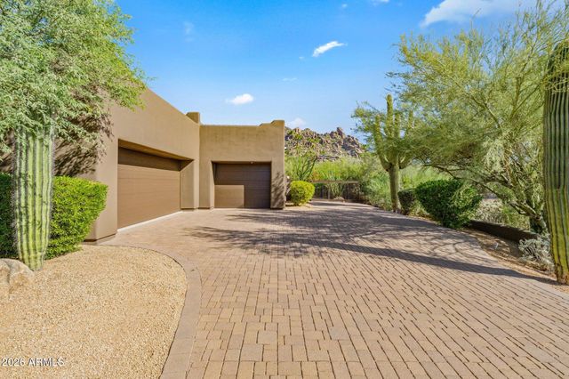 6832 E STAGECOACH Pass, Carefree, AZ 85377