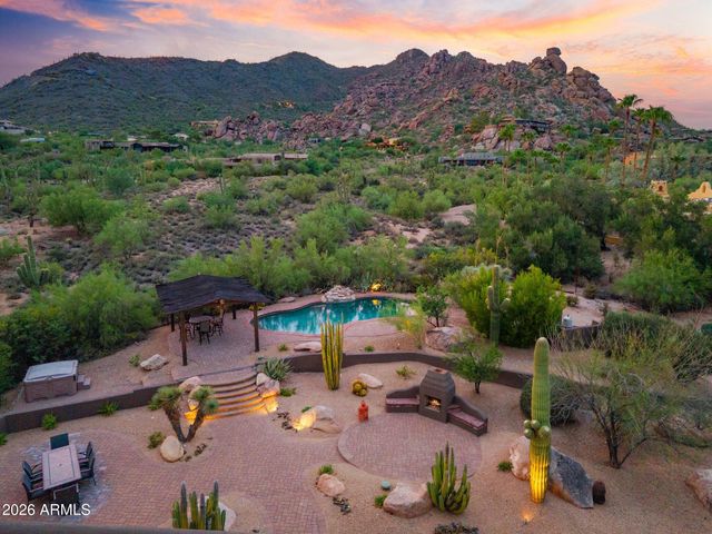 6832 E STAGECOACH Pass, Carefree, AZ 85377