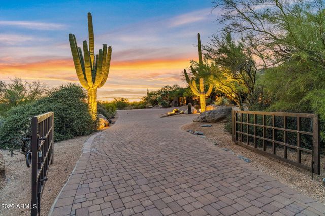 6832 E STAGECOACH Pass, Carefree, AZ 85377