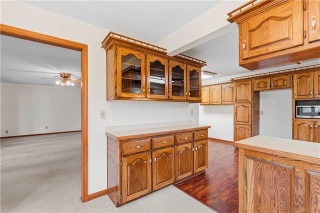 802 S Timberbrook Drive, Nevada, MO 64772